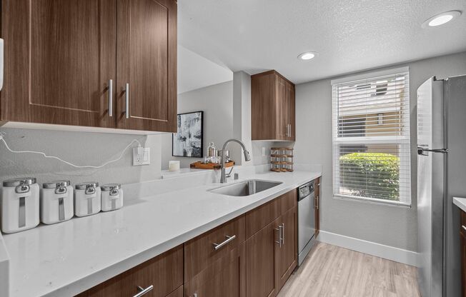 1 bed, 1 bath, 708 sqft, $1,725, Unit 142