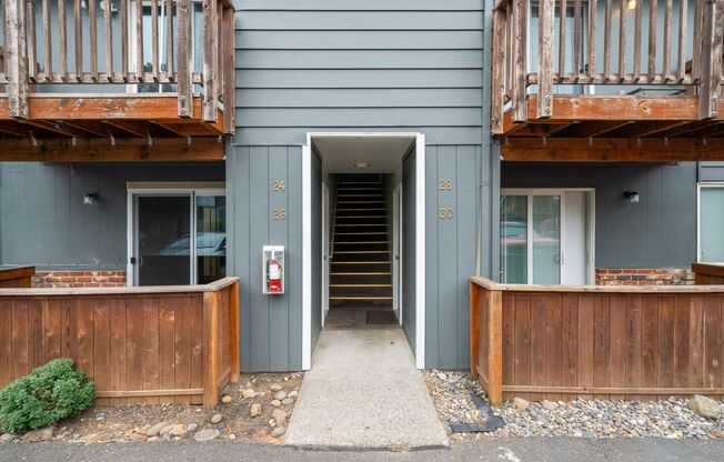 2 beds, 1 bath, 732 sqft, $1,595, Unit 26