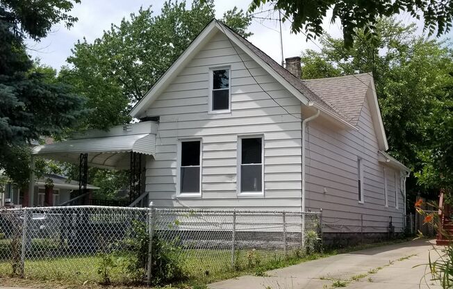 Clark/Fulton - 4 bed/1 bath - Single Family Home