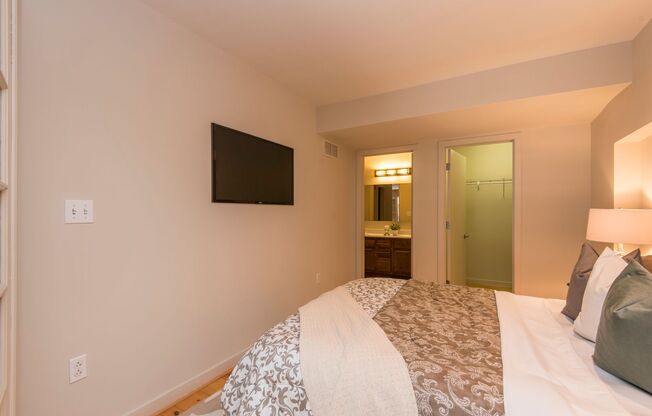 2 beds, 2 baths, $2,995, Unit #204