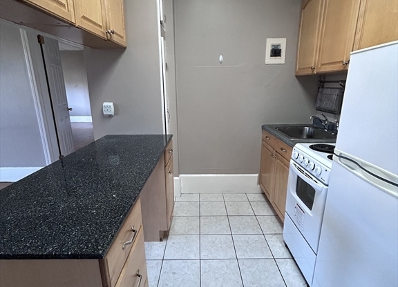 1 bed, 1 bath, 550 sqft, $2,600, Unit 21