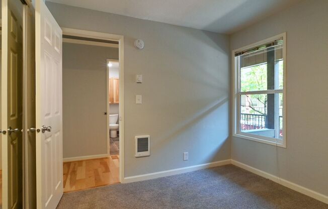 2 beds, 1 bath, $1,650, Unit 103