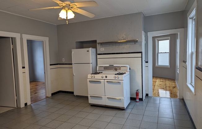 3 beds, 1 bath, 1,103 sqft, $1,750, Unit 2