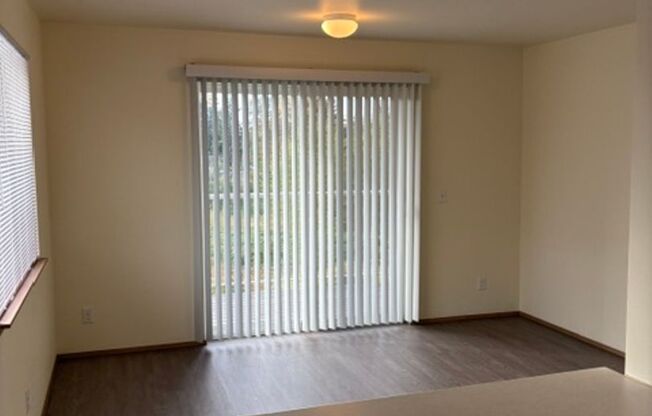 3 beds, 2 baths, 1,002 sqft, $1,800, Unit 63-305