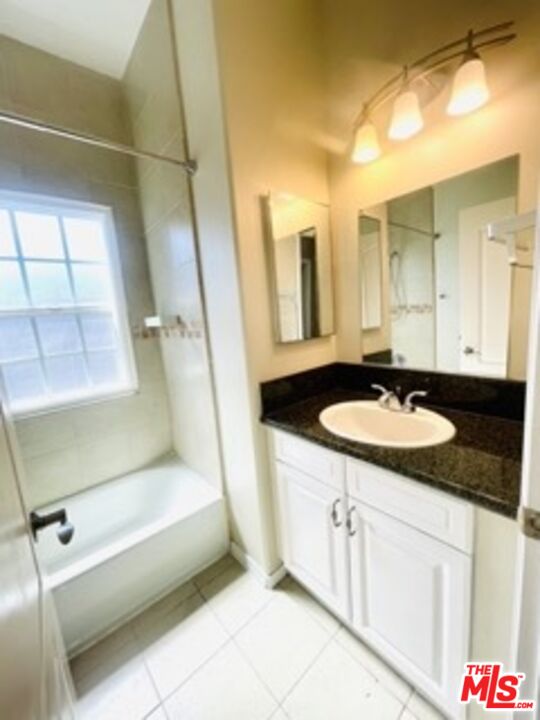 909 S Gramercy Pl Apt 3