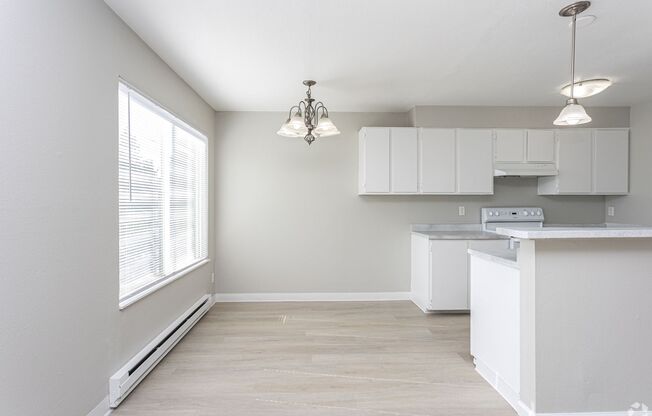 2 beds, 1 bath, $1,695, Unit 10