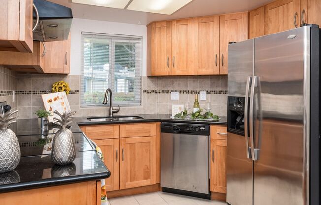 Excellent lower level Condo in Gated Warm Springs Neighborhood of Fremont