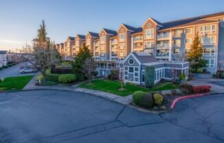 Beautiful Columbia Shores Condo for Lease - 520 SE Columbia River Dr Unit 320