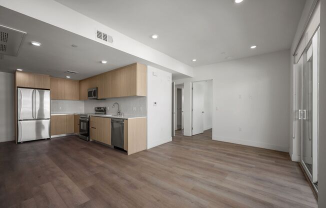 3 beds, 3 baths, 938 sqft, $4,715, Unit PH10