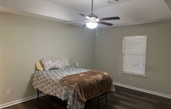 Beautiful 2 BR, 2 BA end-unit townhome in Columbia County