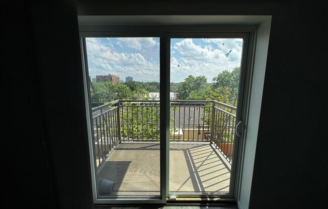 1 bed, 1 bath, 583 sqft, $1,800, Unit 804