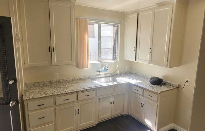 1 bed, 1 bath, 6,016 sqft, $1,900, Unit 2