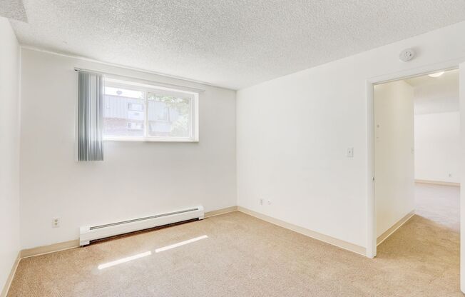 Studio, 1 bath, 438 sqft, $900, Unit 102