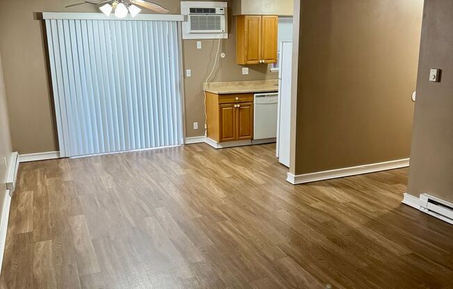 1 bed, 1 bath, $895, Unit #2