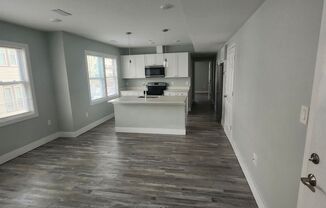 2 beds, 1 bath, $1,900, Unit 2L