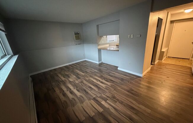 1015 South Walnut Place Apartments!