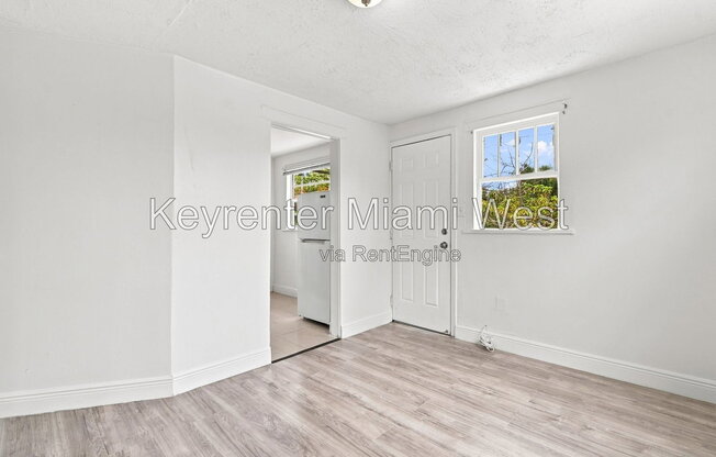 1220 N 16 CT
