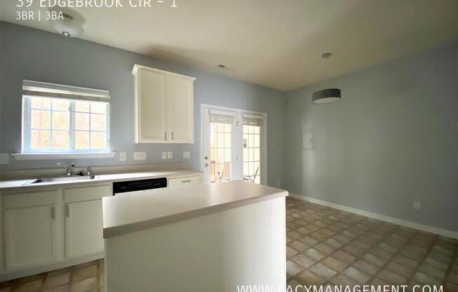 39 EDGEBROOK CIR