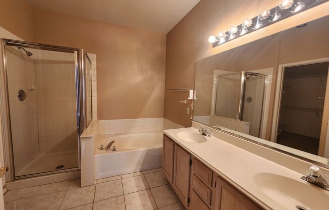 2 beds, 2 baths, $1,450, Unit # 1612