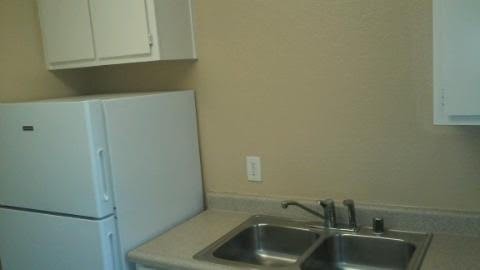 2 beds, 1 bath, 800 sqft, $1,700, Unit 253