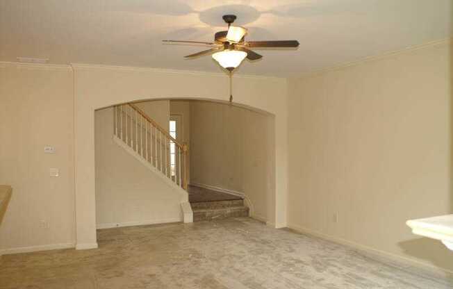 TOWN HOME IN GATED COMMUNITY WITH POOL!