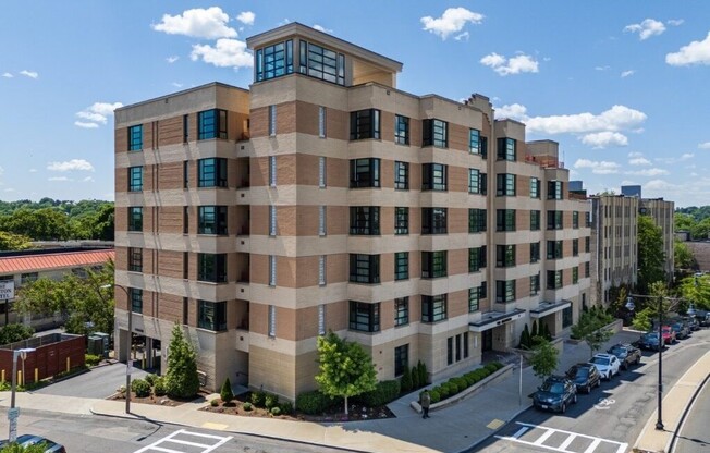 1 bed, 1 bath, 683 sqft, $2,900, Unit 402