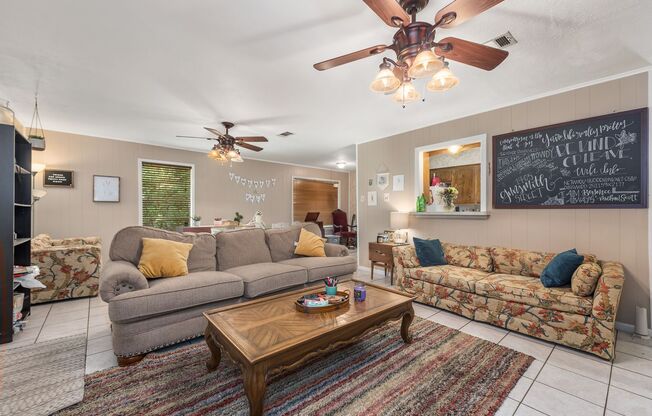 August 2026 Pre-Lease! Beautiful 3 Bed, 2 Bath House with Covered Patio!