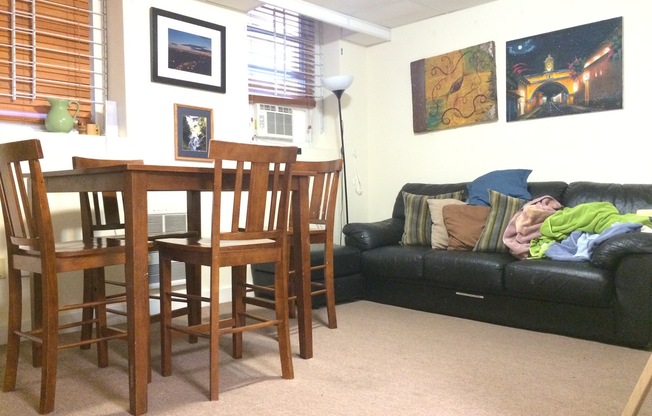 2 beds, 1 bath, 782 sqft, $2,900, Unit 02-B1