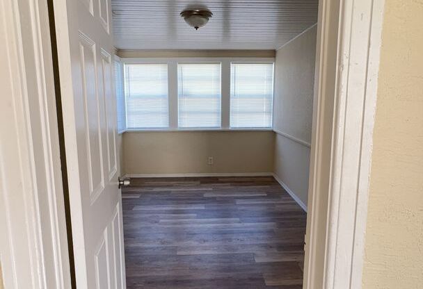 Historic Charm 3 bedroom/ 1 bath Home with bonus room