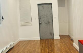 Studio, $2,500, Unit 1R