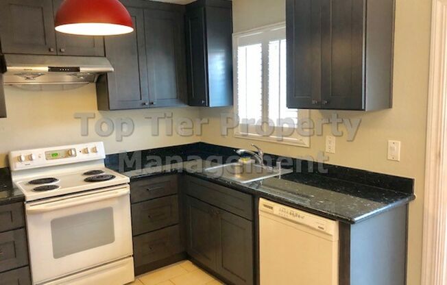 2bd/1.5ba, 1,112 sf Concord Townhome available for Lease