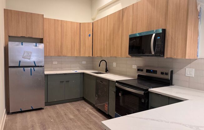 1 bed, 1 bath, 779 sqft, $2,599, Unit 412