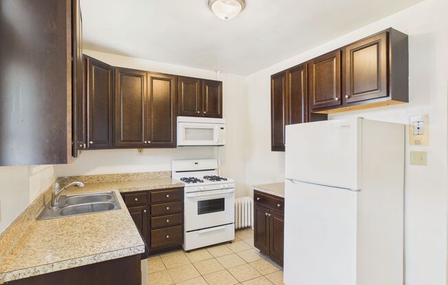 Large 3 Bedroom on 2nd St