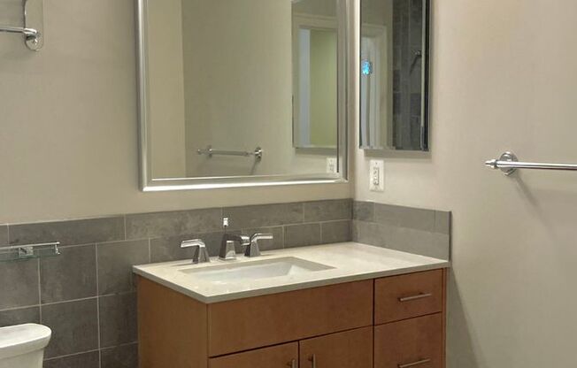 Studio, 1 bath, $2,250, Unit 904