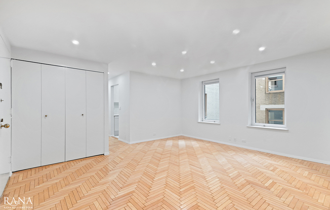 1 bed, 1.5 baths, 651 sqft, $4,800, Unit 14F