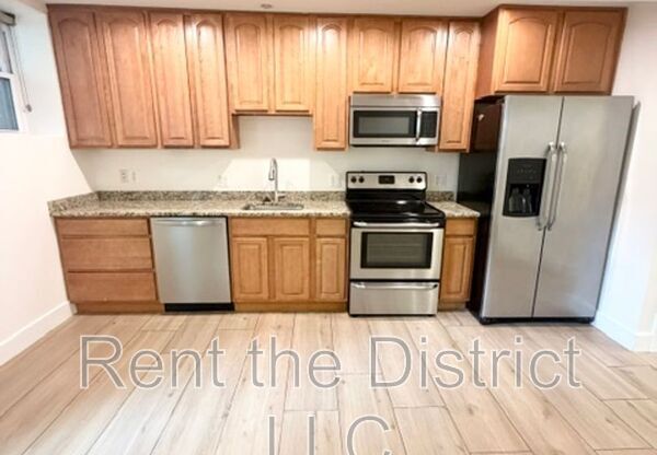 605 B KENYON ST NW