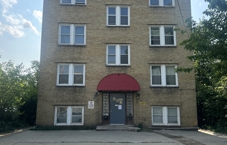 976 E 70 ST