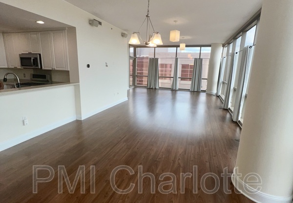 315 Arlington Ave 807