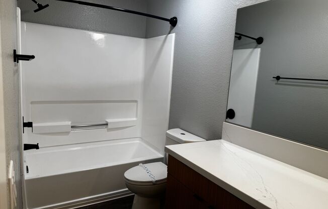 1 bed, 1 bath, 704 sqft, $2,185, Unit 346