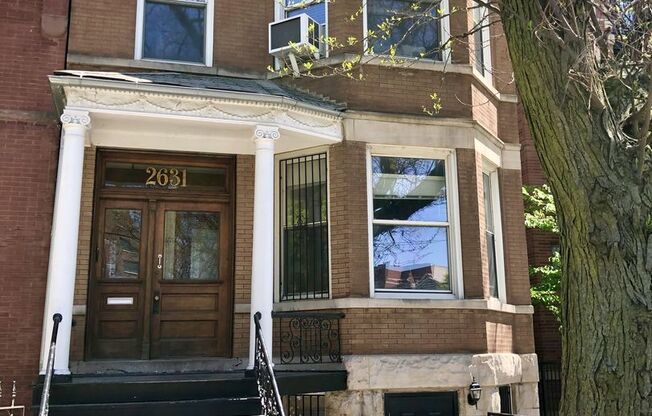 2631 N SHEFFIELD AVE