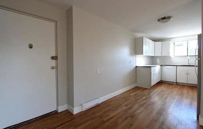 3 beds, 2 baths, 1,123 sqft, $3,500, Unit 39