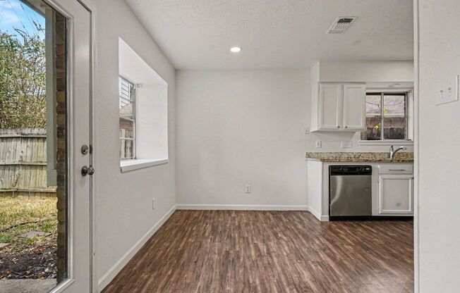 4 beds, 2 baths, $1,725