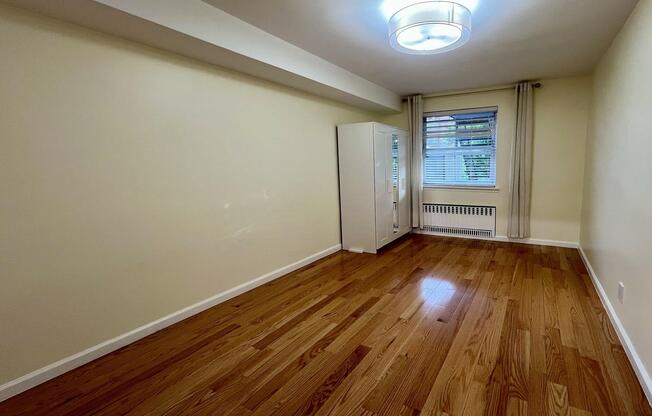 2620 E 24 ST