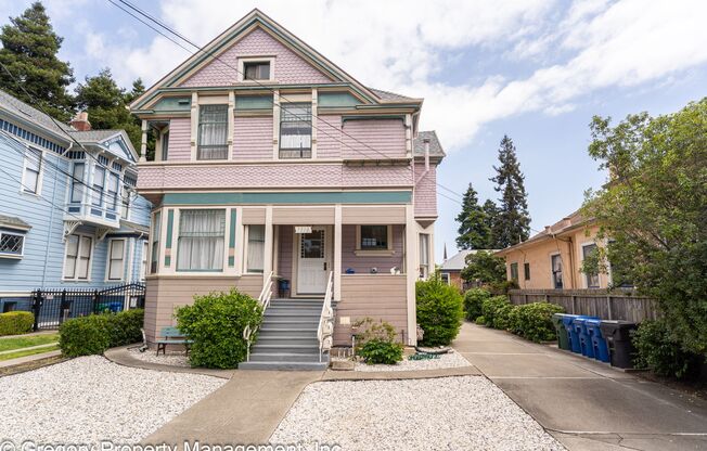 1210 Paru St.