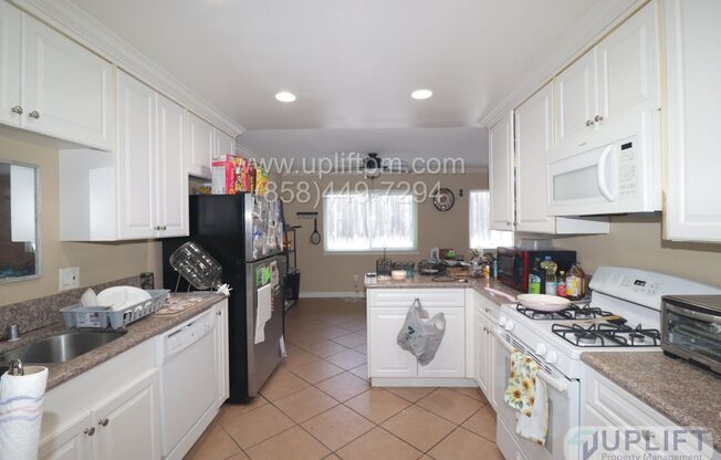 5 Bedroom 2 Bath Home In Oceanside ** Move In Special $300 Off First Month's Rent**