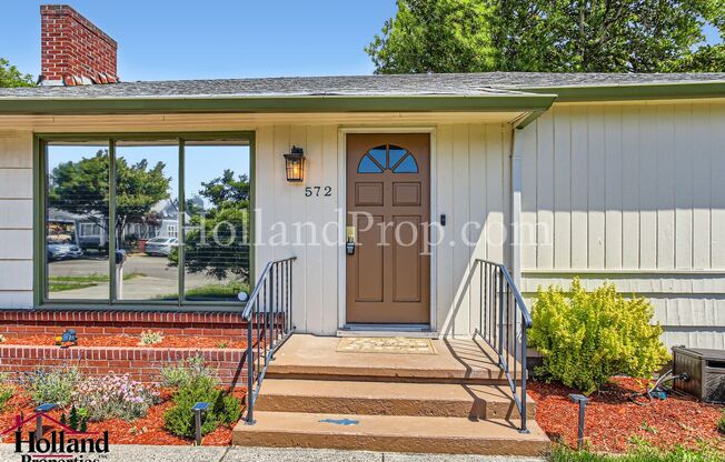 Welcoming home offering ideal space and location in Hillsboro!