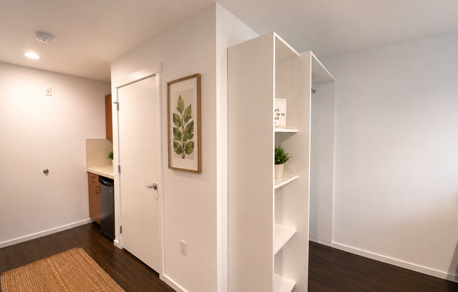 Studio, 1 bath, 175 sqft, $1,125, Unit 2200
