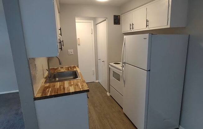 1 bed, 1 bath, 450 sqft, $865, Unit J204