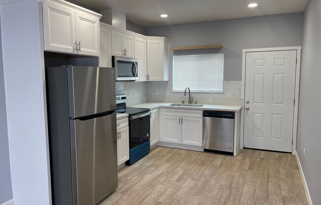 Brand new 1 bedroom 1 bath duplex in San Diego