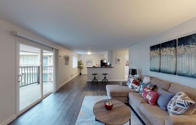 2 beds, 1.5 baths, 950 sqft, $1,950, Unit 126